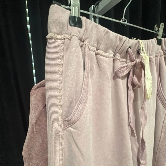 Hem & Thread two piece set size, small medium, and large - Picture 5 of 6